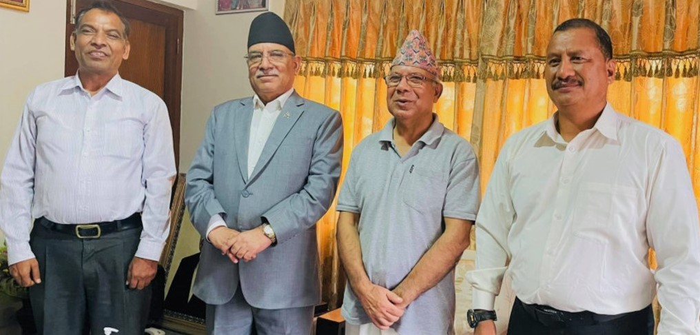 माधन नेपाललाई भेट्न प्रचण्ड र विप्लव कोटेश्वरमा