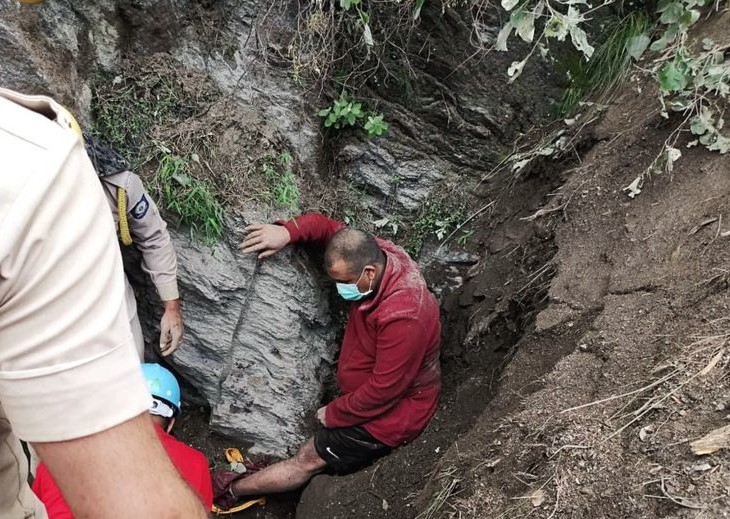 भारतमा पहिरोमा धेरै सवारीसाधन पुरिए, कम्तीमा १३ जनाको मृत्यु