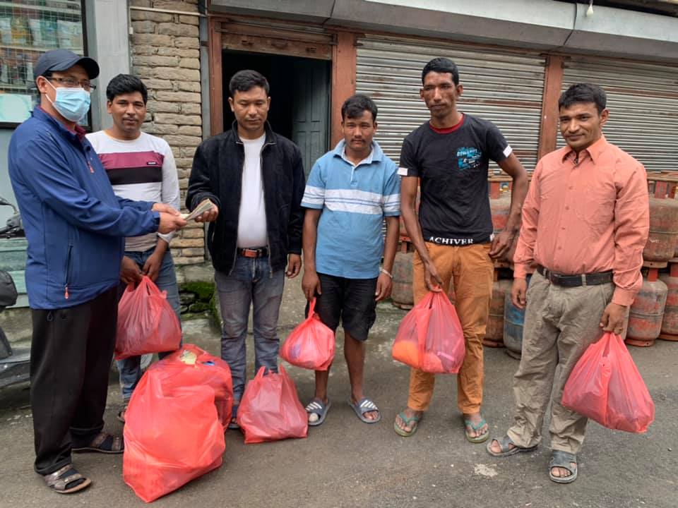 शान्ति कोषद्धारा कालिपुल पहिरो पीडित जुम्लाका ५ जनालाई सहयोग