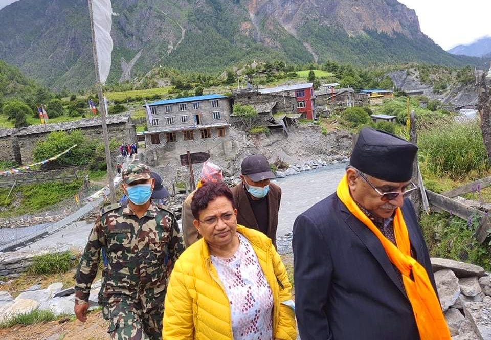 अध्यक्ष प्रचण्ड र उर्जामन्त्री भुसालसहितको टोली मनाङमा