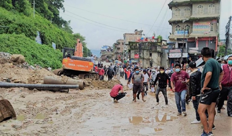 जाजरकोटमा काम नगर्ने ठेकेदारविरुद्ध स्थानीयवासी आन्दोलित