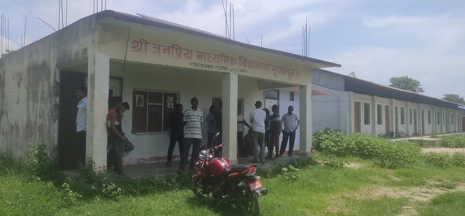 धनुषाको एक विद्यालयको ३२ वटा कम्प्युटर चोरी