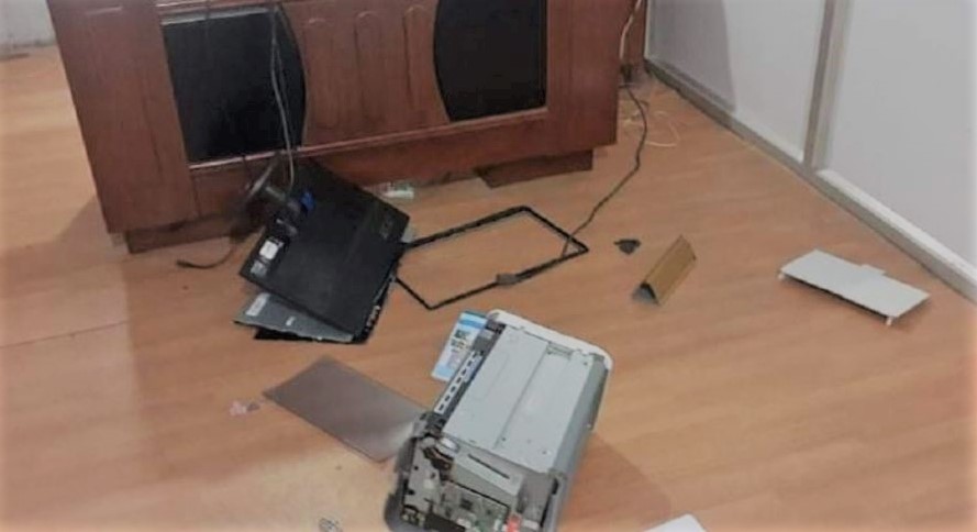 पुरानो पाठ्यक्रमलाई निरन्तरता दिन माग गर्दै लुम्बिनी क्याम्पसमा तोडफोड