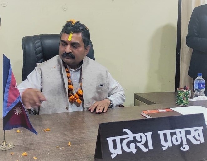 राष्ट्रपति भण्डारीद्वारा प्रदेश २ का प्रमुख झा पदमुक्त (विज्ञप्तिसहित)