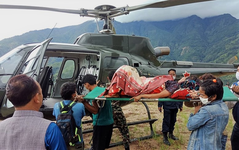 हेलिकप्टरमार्फत गर्भवतीको उद्धार