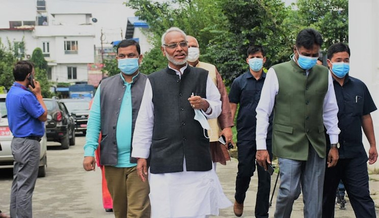 सनाखतका लागि प्रस्तावित लोसपाका नेताहरु निर्वाचन आयोगमा