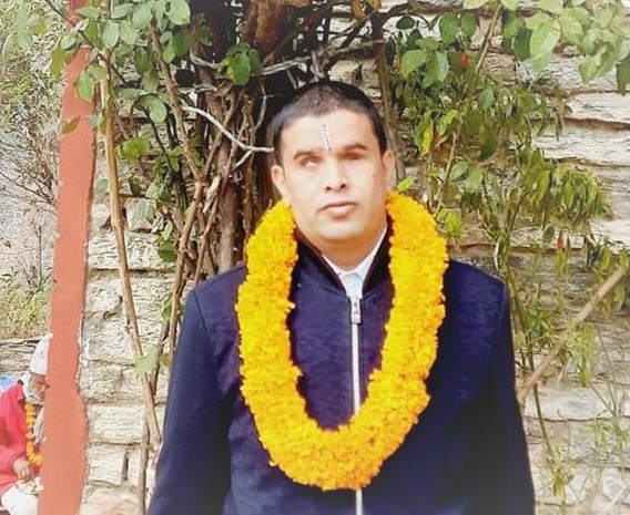 म्याग्दीका दृष्टिविहिन खोमराज शर्मा वल्ड आइडलको मनोनयनमा