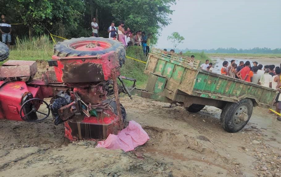 सिरहामा ट्याक्टर दुर्घटना हुँदा एक जनाको मृत्यु