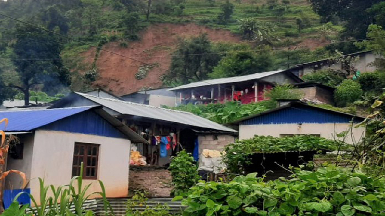 पहिरोले मेलम्चीका १५ घर उच्च जोखिममा