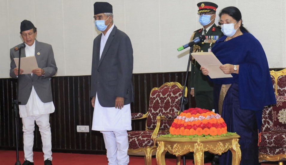 परराष्ट्रमन्त्री नारायण खड्काको शपथ बदरको माग गर्दै सर्वोच्च अदालतमा रिट दायर