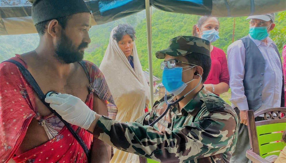नेपाली सेनाद्वारा राउटे समुदायलाई निशुल्क स्वास्थ्य सेवा