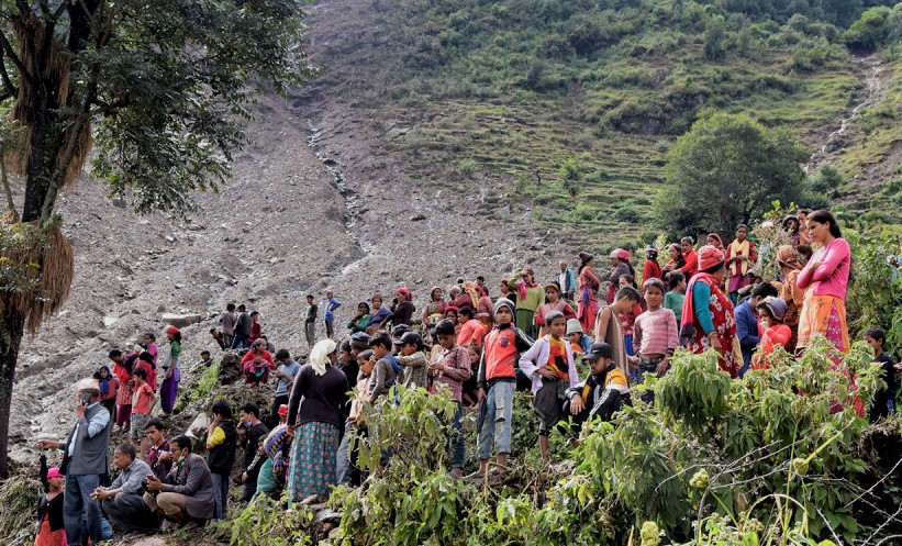 बझाङ पहिरोमा बेपत्ताको खोजी स्थगित