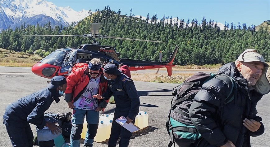 तुम्लिङमा फसेका चार विदेशीको उद्धार