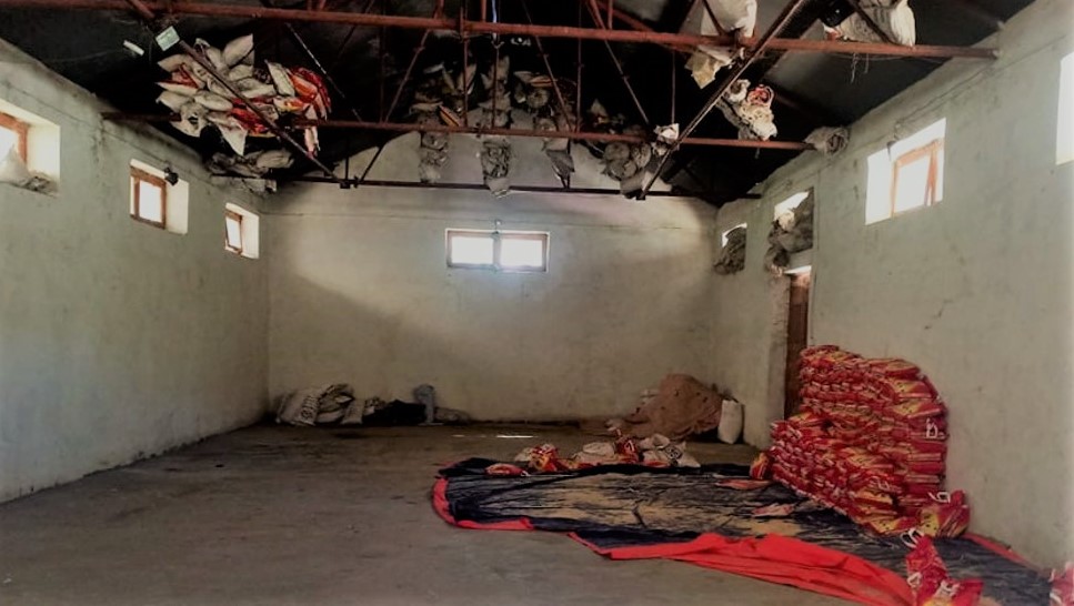 दुनैवासीको दुःख : दसैँमा पनि पाएनन् चामल