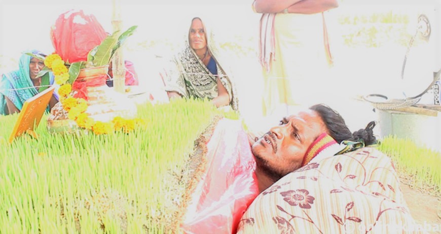 सप्तरीका साधुले उमारे शरीरमाथि जमरा