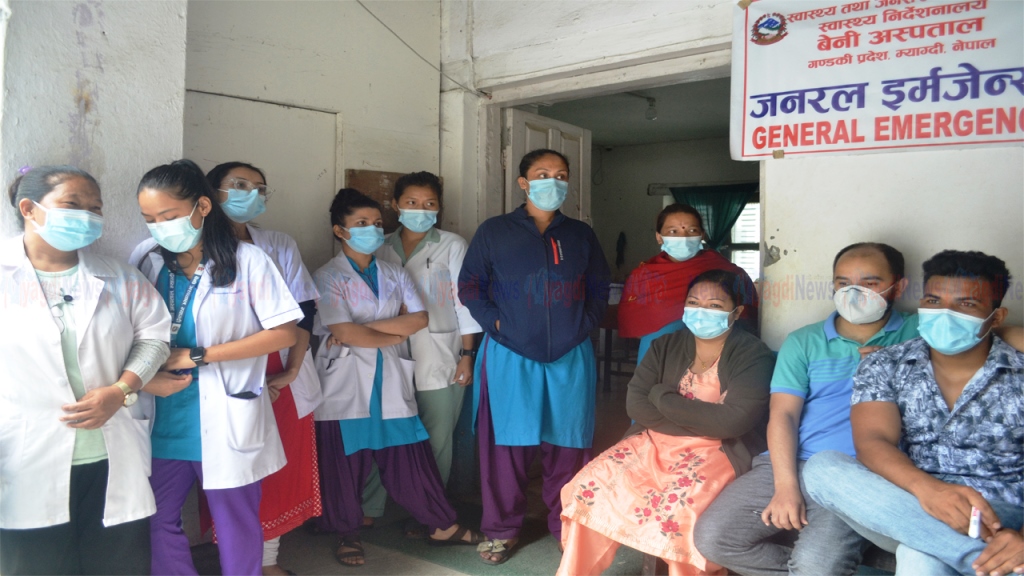 बेनी अस्पतालका चिकित्सक,स्वास्थ्यकर्मी र कर्मचारी आन्दोलित
