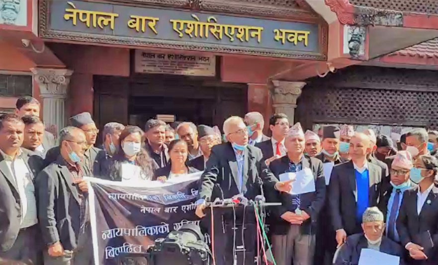 जबरालाई दाहालको आग्रह : राजीनामा वा पदच्यूत एक रोज्नुस्