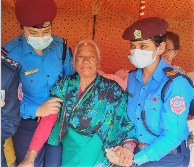 प्रहरीमा जागिर खाएको निहुँमा श्रीमानसँग विवाद भयो : पहिलो महिला प्रहरी चैतमाया