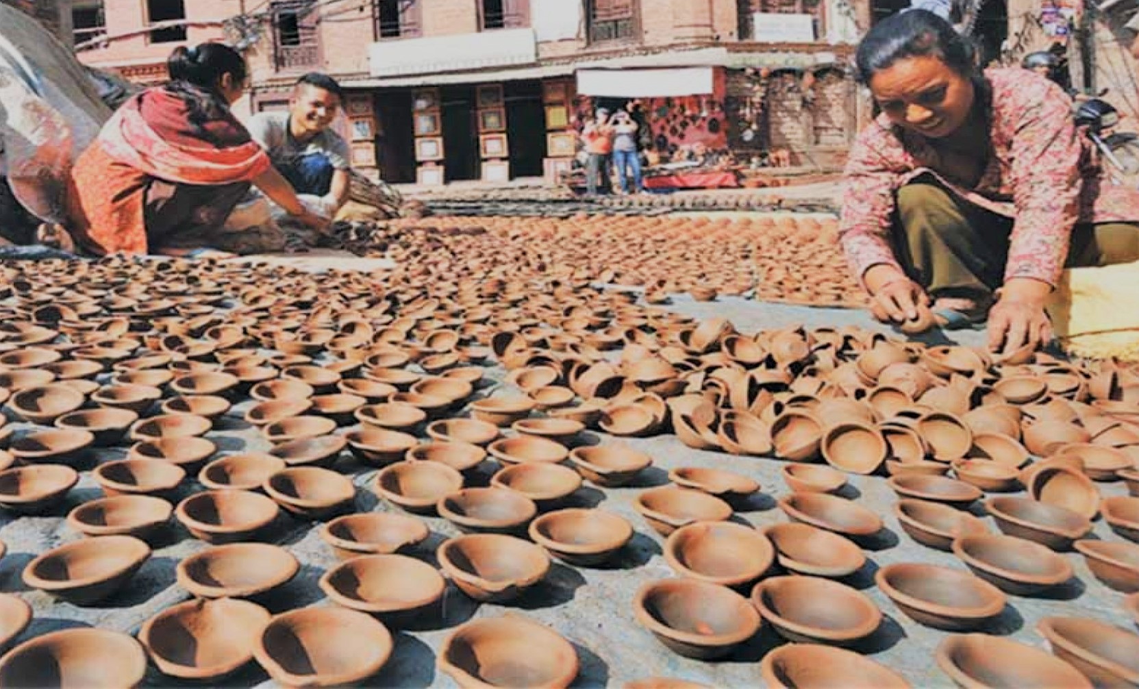 पाला बनाउने पेसा संकटमा : बजार छ, माटो छैन