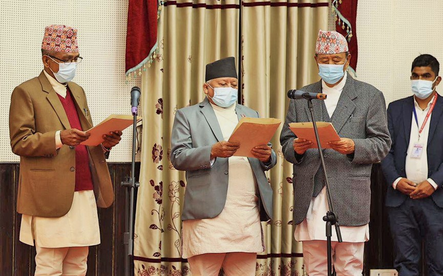 प्रदेश १, कर्णाली र सुदूरपश्चिमका प्रदेश प्रमुखले लिए सपथ