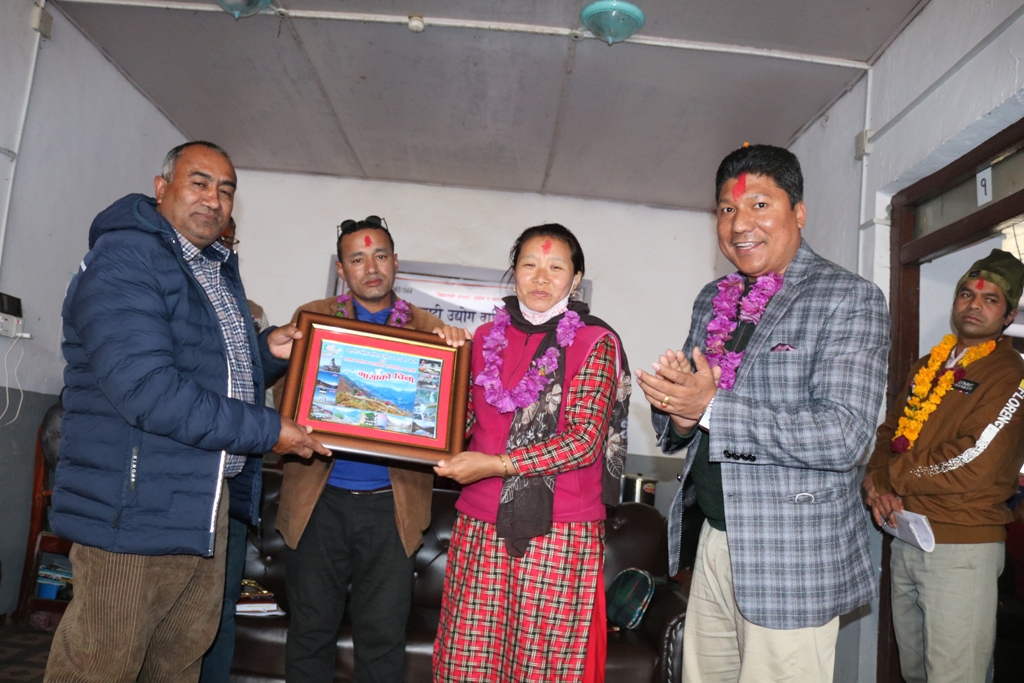 सरकारी सुविधा घरदैलोमै पु¥याउन म्याग्दीको तामकमा व्यवसाय दर्ता शिविर (तस्बिरहरु)
