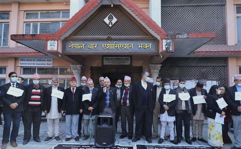 प्रधानन्यायाधीशको राजीनामा माग्दै बारको आन्दोलन जारी