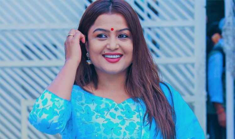 शीर्षनेताहरू मभन्दा खत्रा कलाकार : रेखा थापा