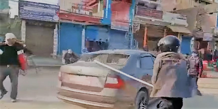 सिके राउतका कार्यकर्ताद्वारा गाडीहरु तोडफोड