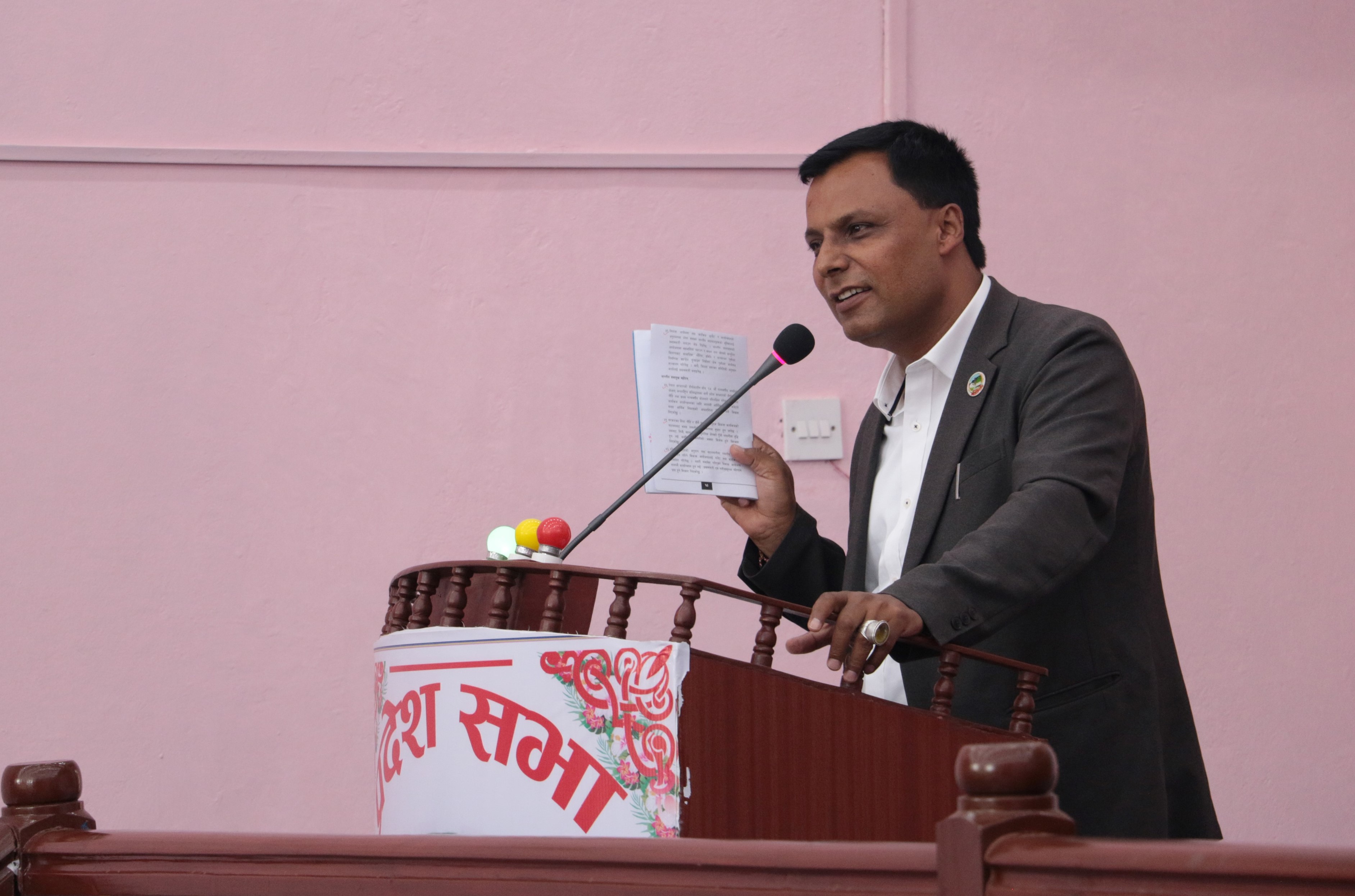 प्रदेशसभा सदस्य दवाडीद्वारा तलबभत्ता कोरोना नियन्त्रणलाई सहयोग