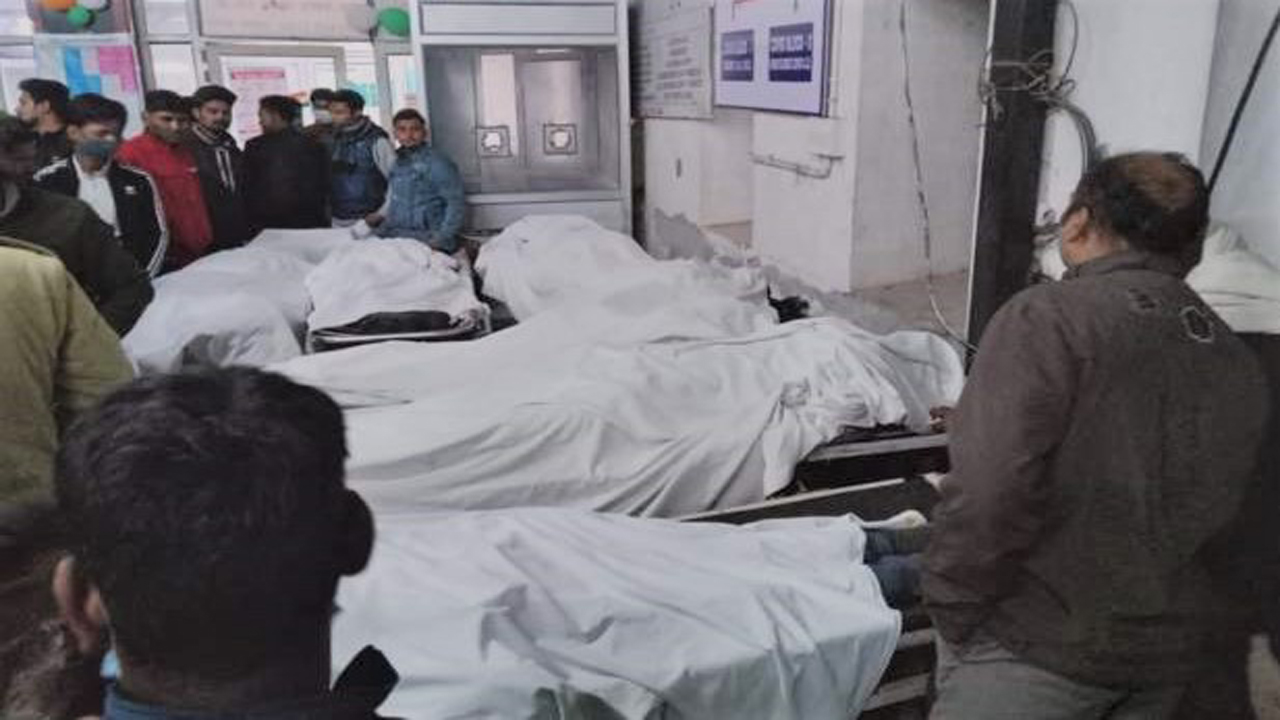 भारतमा विद्युतीय बसका कारण ठूलो दुर्घटना, ६ को मृत्यु