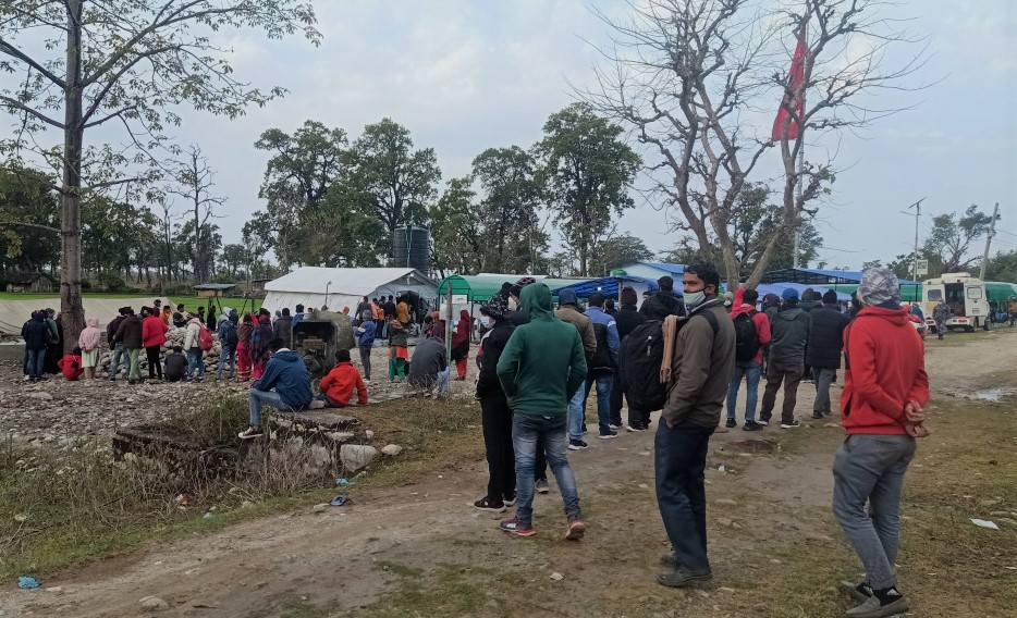 नाकामा खोप लगाउन आनाकानी
