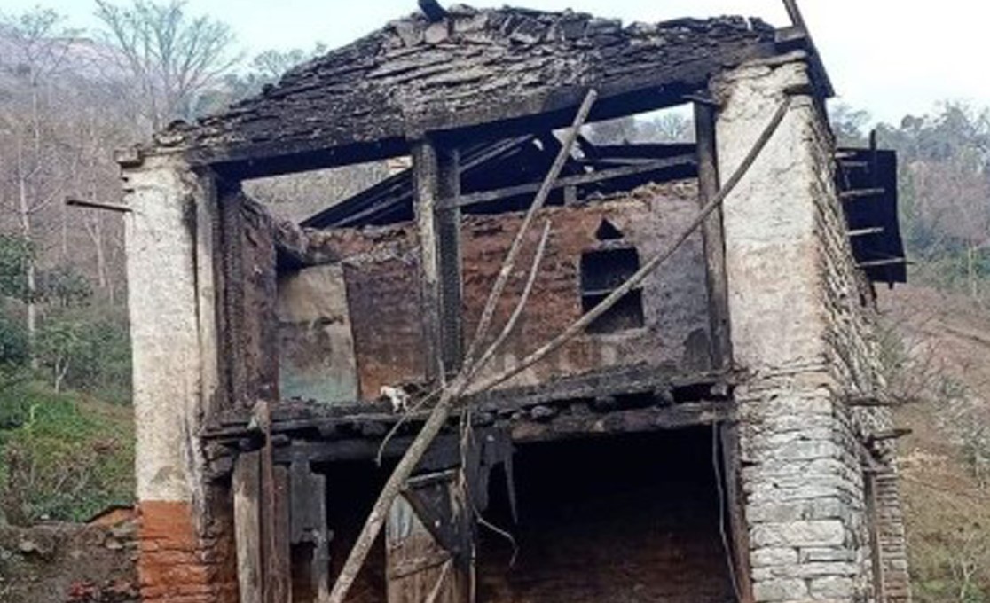 ज्यामुनाखर्कमा आगलागी हुँदा एक घर जलेर नष्ट