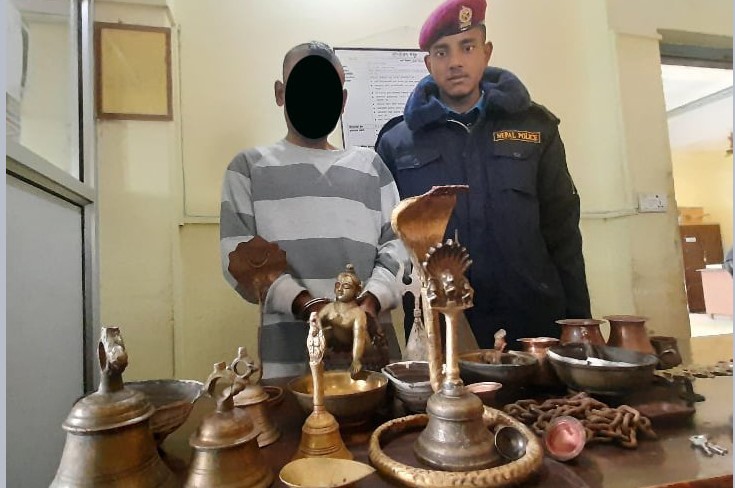 मूर्ति चोरी गरेको आरोपमा एक युवक पक्राउ