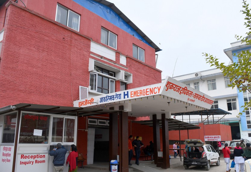 अस्पतालका ५० बढी स्वास्थ्यकर्मीलाई कोरोना देखिएपछि टेकुमा खोप अभियान स्थगित