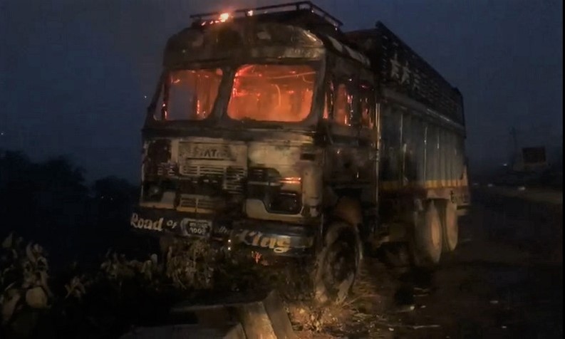 बन्दको अवज्ञा गरेको भन्दै ट्रकमा आगजनी