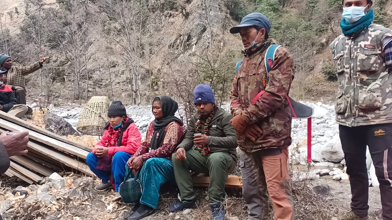 दरखोला दोस्रो लघुजलविद्युत परियोजना पुनर्निर्माण,करिब साढे पाँच महिना पछि बल्यो विजुली (फाेटाे फिचर)
