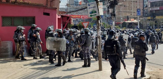 माइतीघरदेखि बानेश्वरसम्म ठुलो संख्यामा प्रहरी तैनाथ
