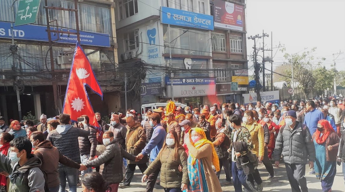 चोरिएको बालकुमारीको मूर्ति भेटिएपछि बाजागाजासहित सुनाकोठी लगिँदै