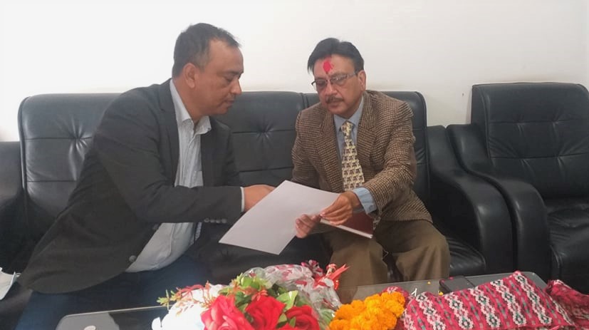 राप्ती स्वास्थ्य विज्ञान प्रतिष्ठानका नवनियुक्त उपकुलपति लामिछानेले गरे पदभार ग्रहण