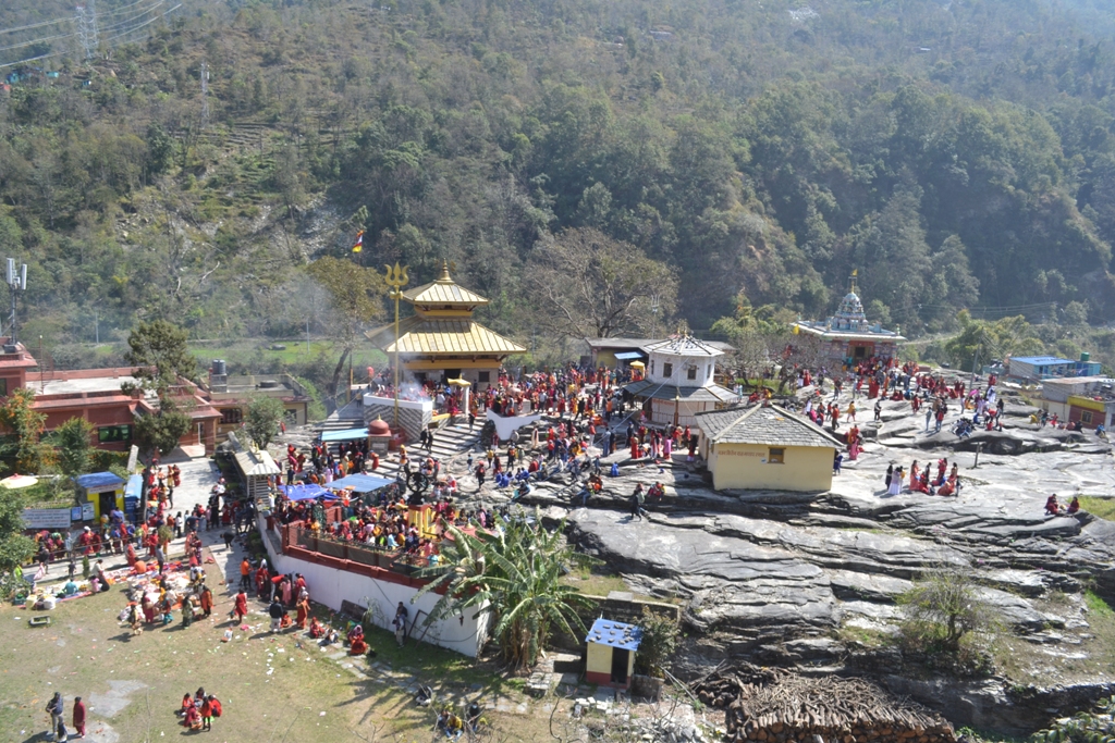 गलेश्वरधाममा भक्तजनको घुइँचो (फोटो फिचर)