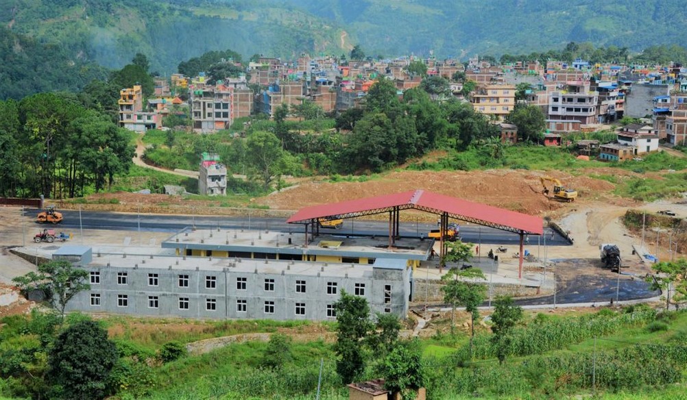 बागलुङ बसपार्क निर्माणमा अनियमितता : उपमेयरसहित प्राविधिक निलम्बित