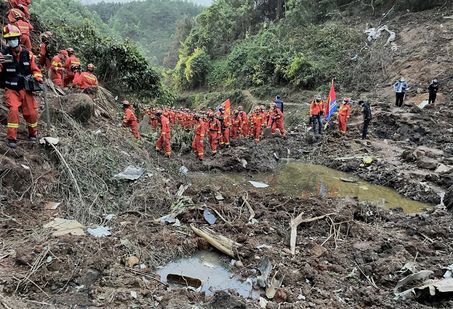 झन्डै ४८ घण्टापछि फेला पर्‍यो चीनमा दुर्घटना भएको जहाजको ब्ल्याक बक्स
