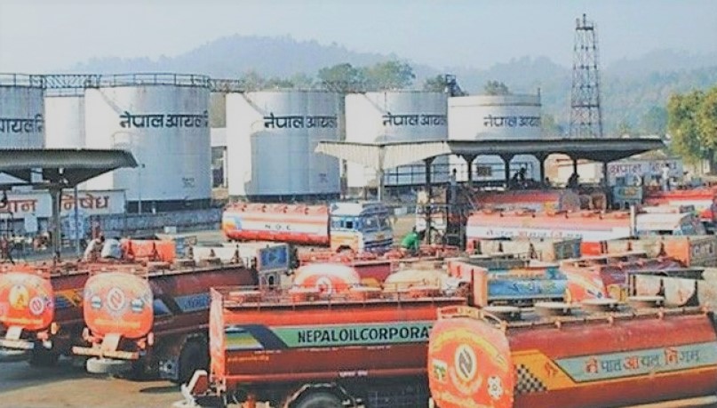 कमिसन नबढाएको झोकमा पेट्रोल व्यवसायीद्धारा ढुवानी बन्द