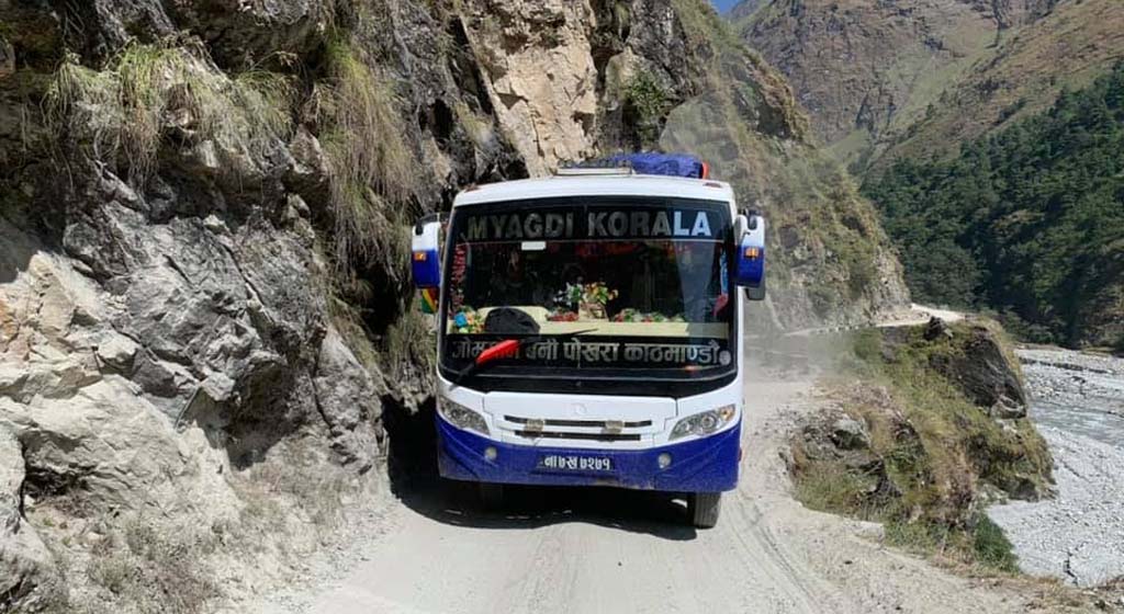 बेनी–जोमसोम सडकको काभ्रेभीरमा टाईमकार्ड लागु