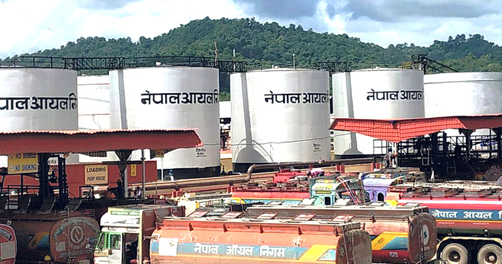 लागत मूल्यमै पेट्रोल बेच्न अर्थमन्त्रीको निर्देशन, निगमले निर्णय लिन सकेन