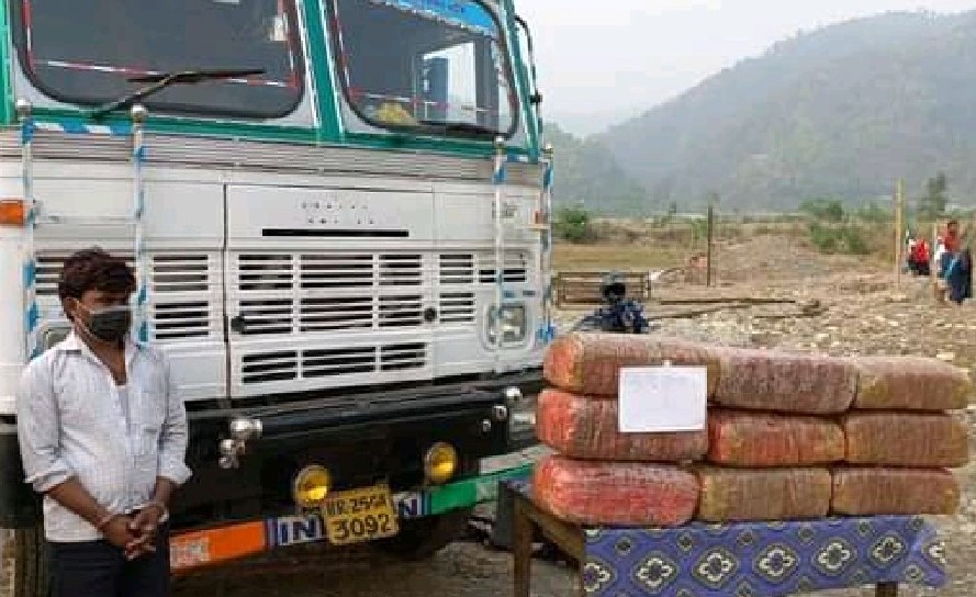 ९० किलो गाँजासहित भारतीय नागरिक पक्राउ