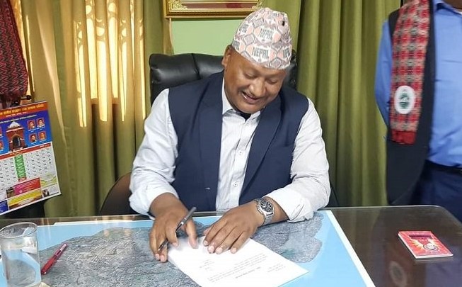 मध्यपुर थिमी नगरपालिकाका मेयरले दिए राजीनामा