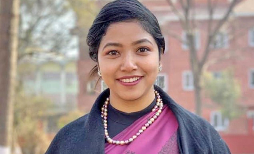 एमालेले मलाई टिकट दिनु युवालाई उपहार हो : डंगोल