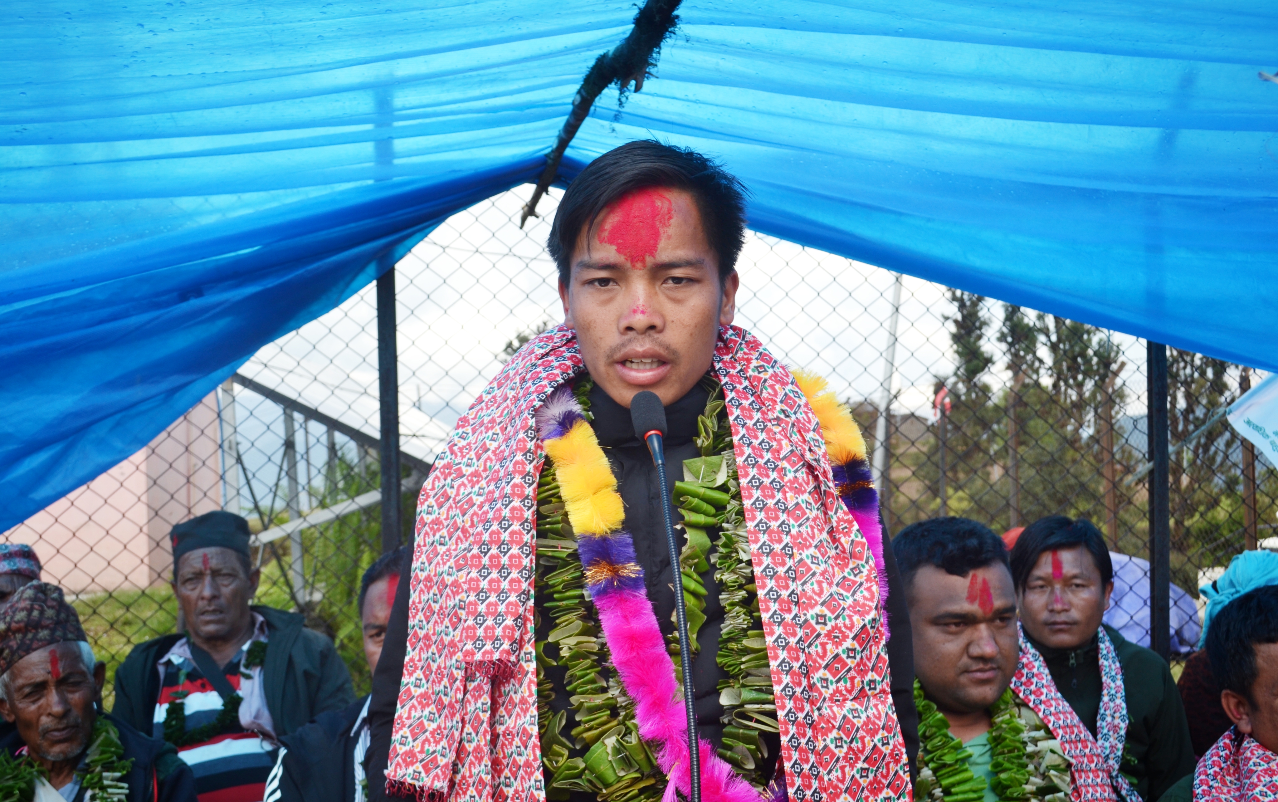 चुनावी मैदानमा होमिएका २५ बर्षिय वडा अध्यक्षका उम्मेद्वार श्यामबहादुर बुढाथोकी