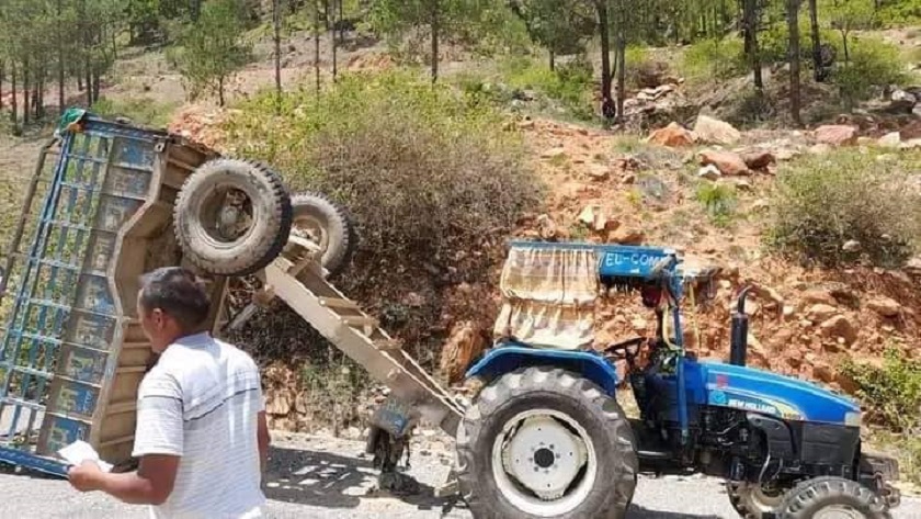मलामी बोकेको ट्याक्टर दुर्घटना हुँदा १ को मृत्यु, २४ घाइते